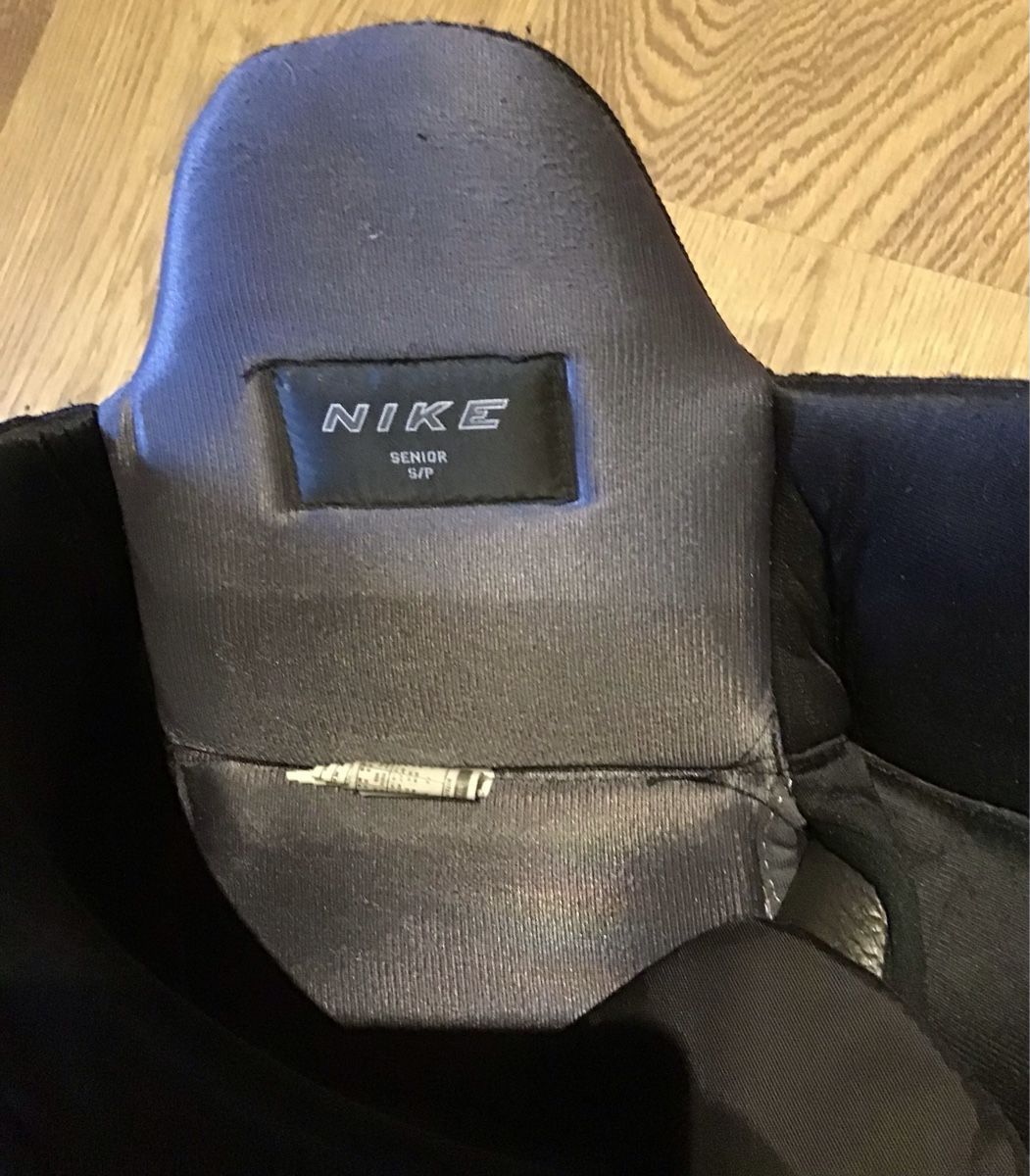Nike Protezioni & Imbottiture: Nike Quest Eishockeyhose Senior S/P – Usato da Jenaz venduto da bandenhobel17 2