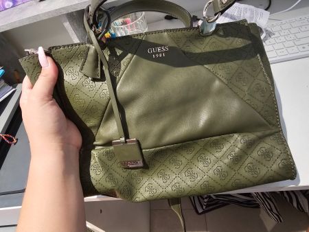 Guess Tasche Umhämgetasche oliv