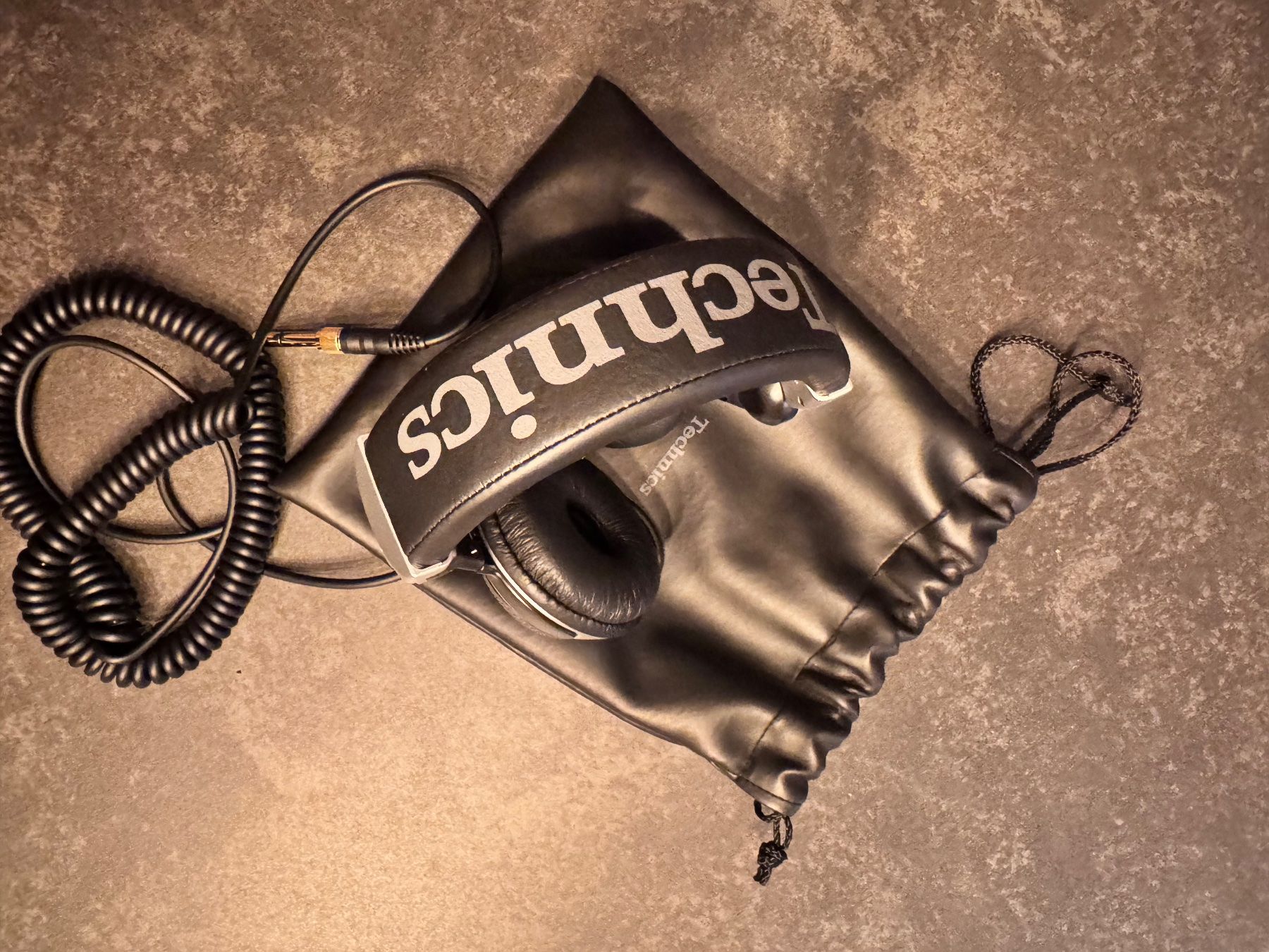 Technics Cuffie: Technics RP-DJ1210 Professioneller Studio Kopfhörer – Nuovo (secondo la descrizione) da Kilchberg ZH venduto da IROC84 3
