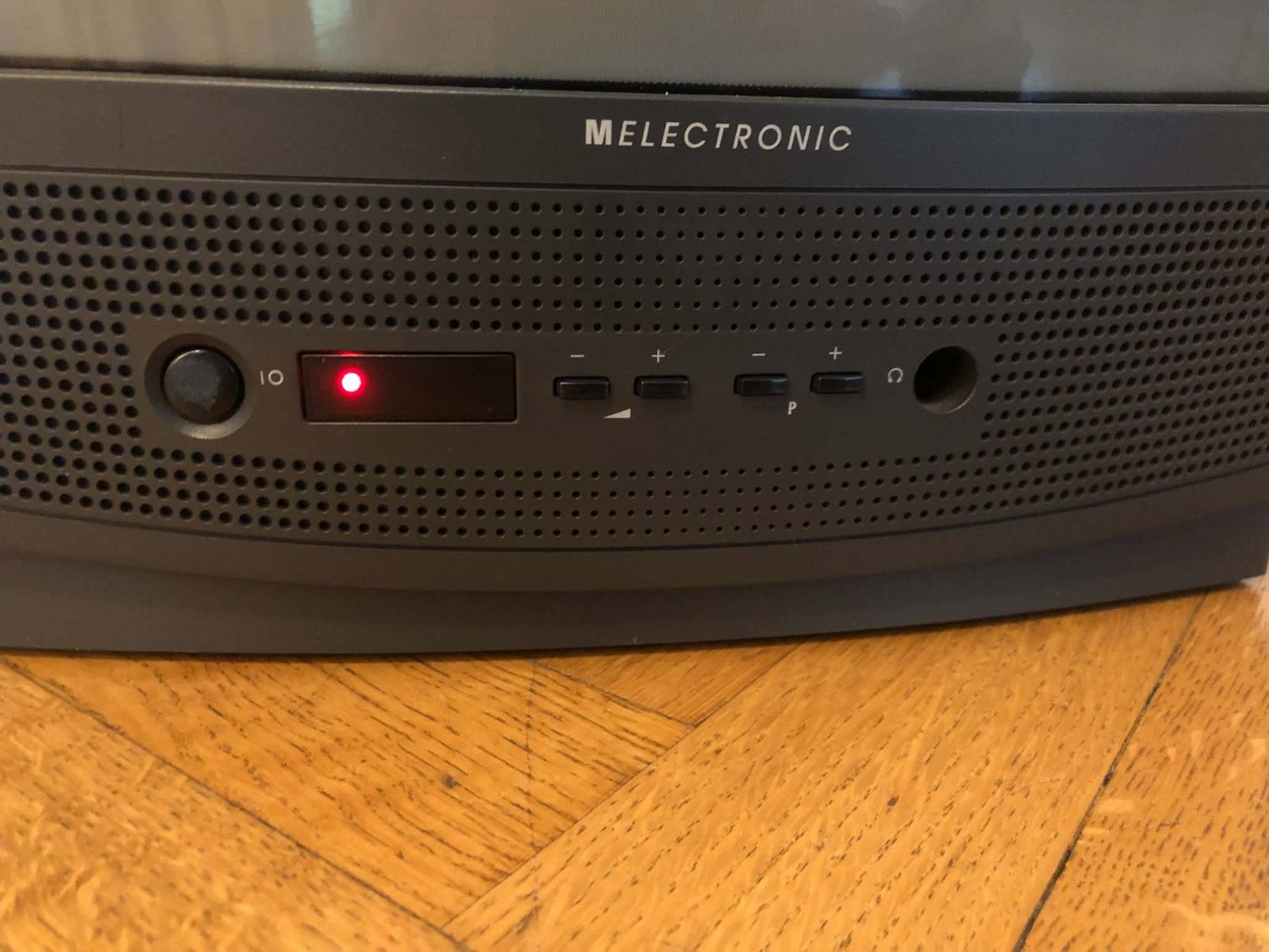 Televisori: Téléviseur Melectronic MTP 1400GR 135. – Usato da Nyon venduto da BrocBox 1