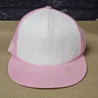 Casquette trucker rose et blanc réglable snapback