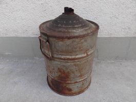 alter Kanister aus Blech Rost Beulen Blechkanister Bidon