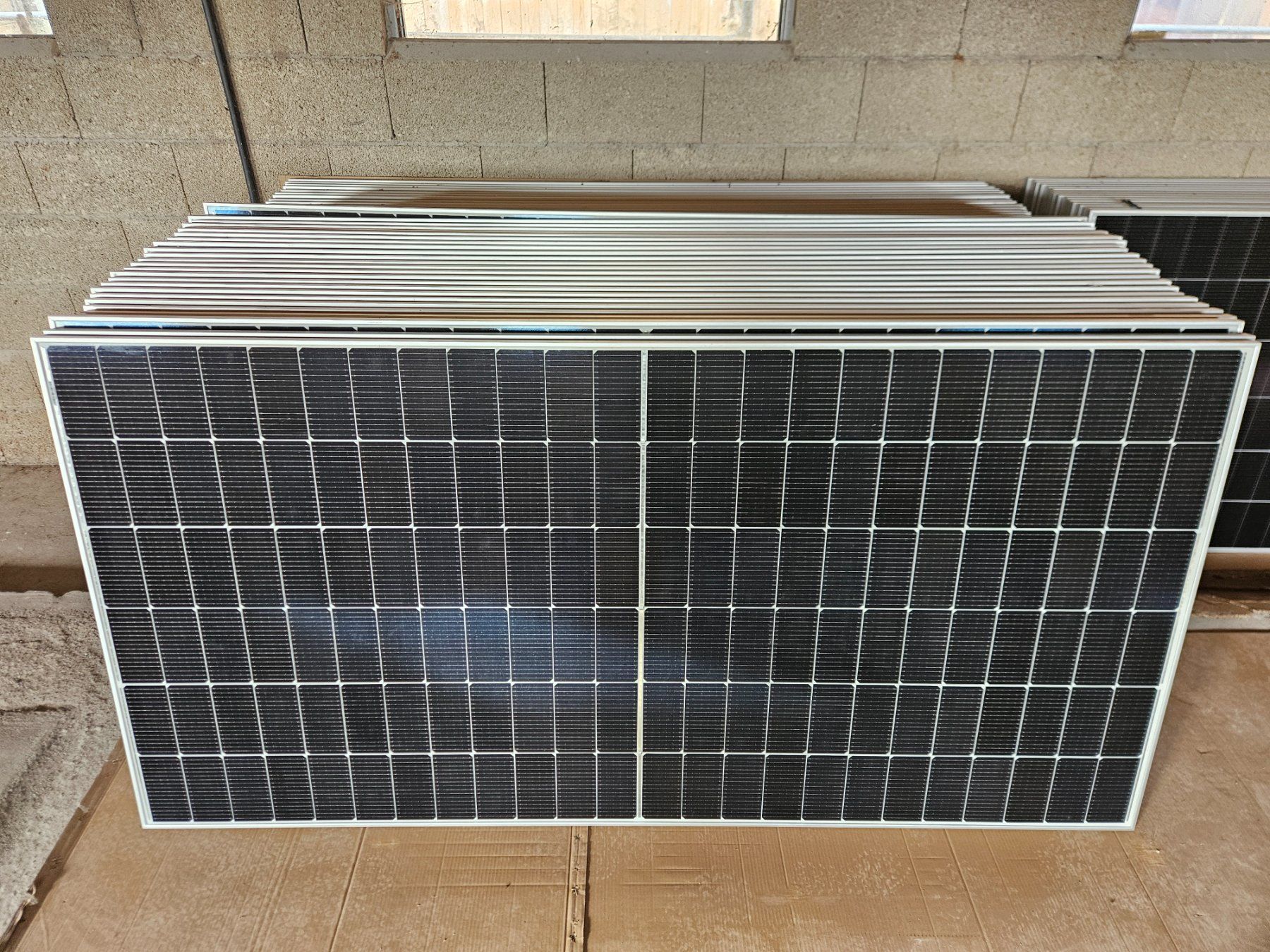 Solargeräte und Solarprodukte: Solarmodul 600W Yangtze – Neu (gemäss Beschreibung) aus Subingen von honigbuur