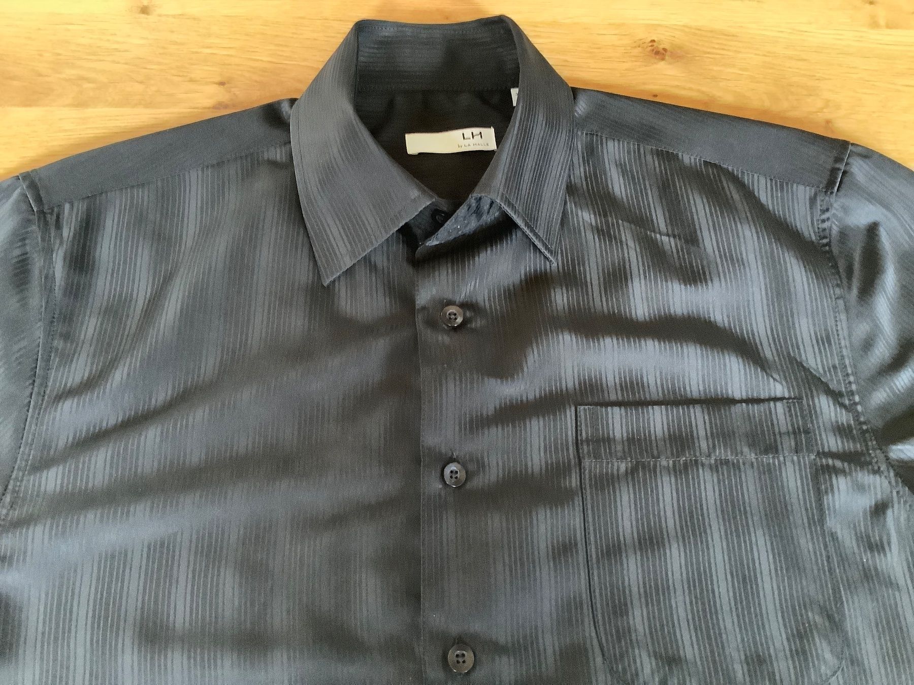 Camicie, T-shirt & Polo: Chemise noir – Usato da Aefligen venduto da fm28 2