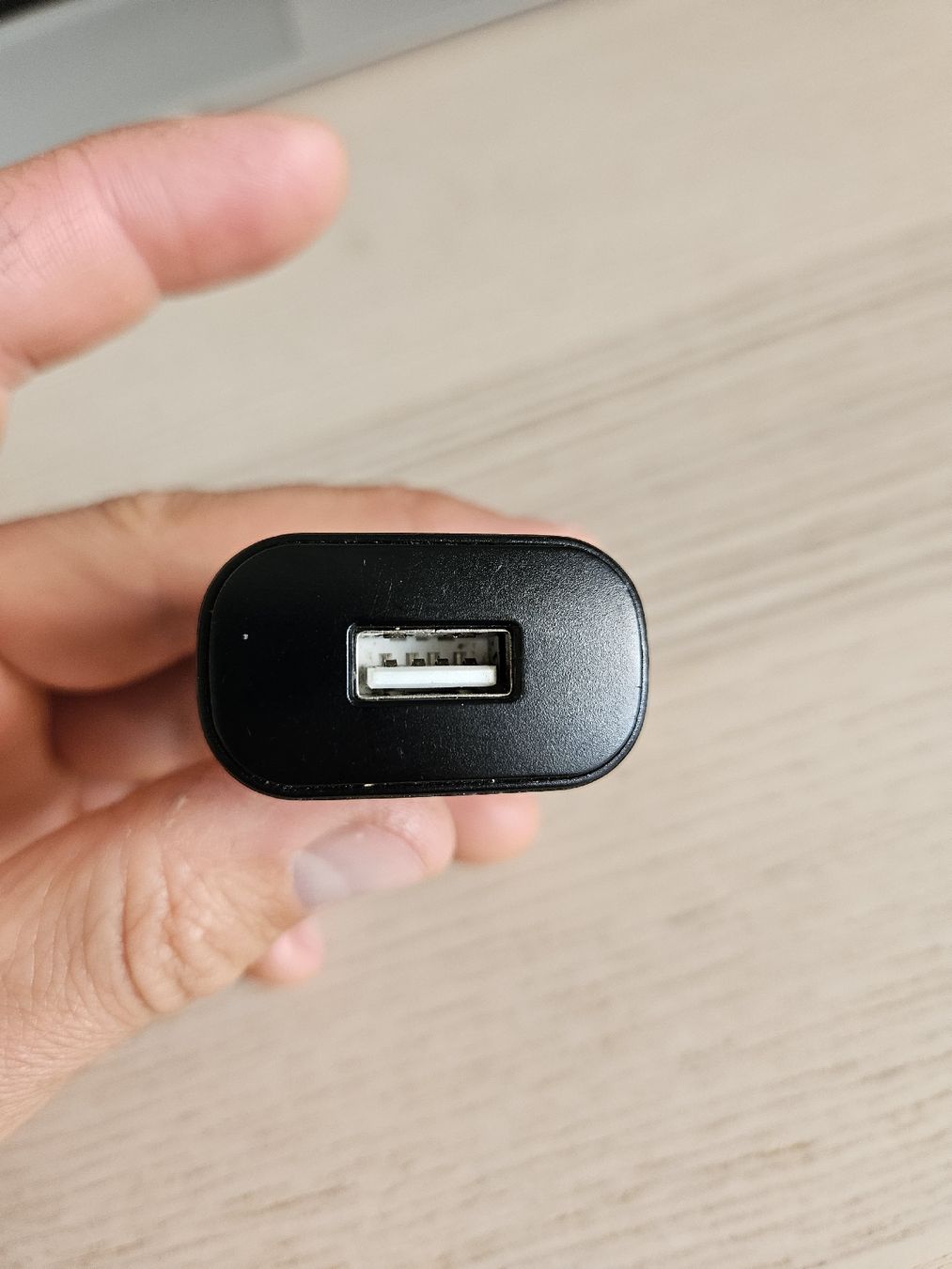 Caricabatterie: Travel Adapter Ladegerät – Usato da Thun venduto da danbr 2