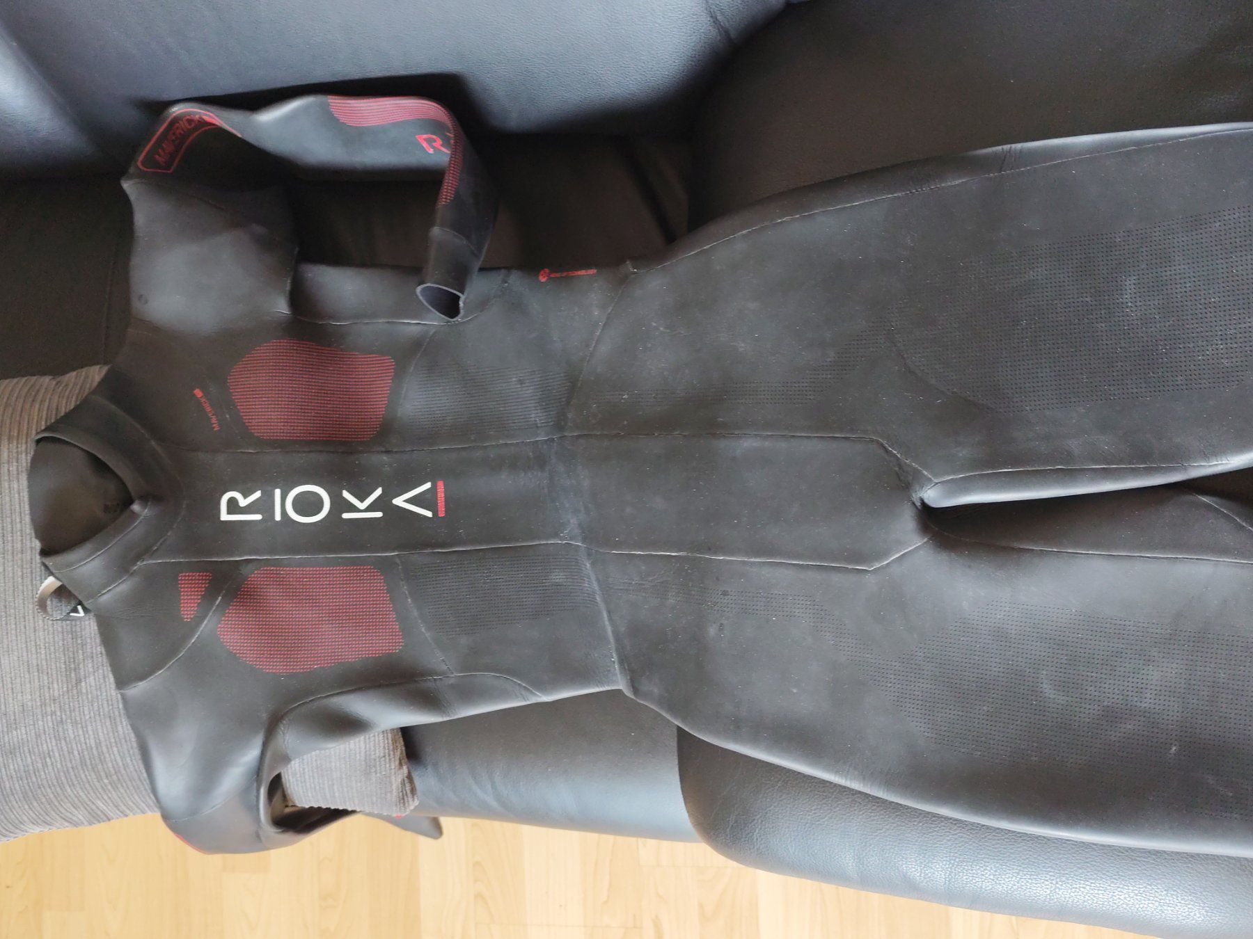 Completi: Mens Maverick MX Wetsuit - S – Usato da Rüthi (Rheintal) venduto da Sharonky