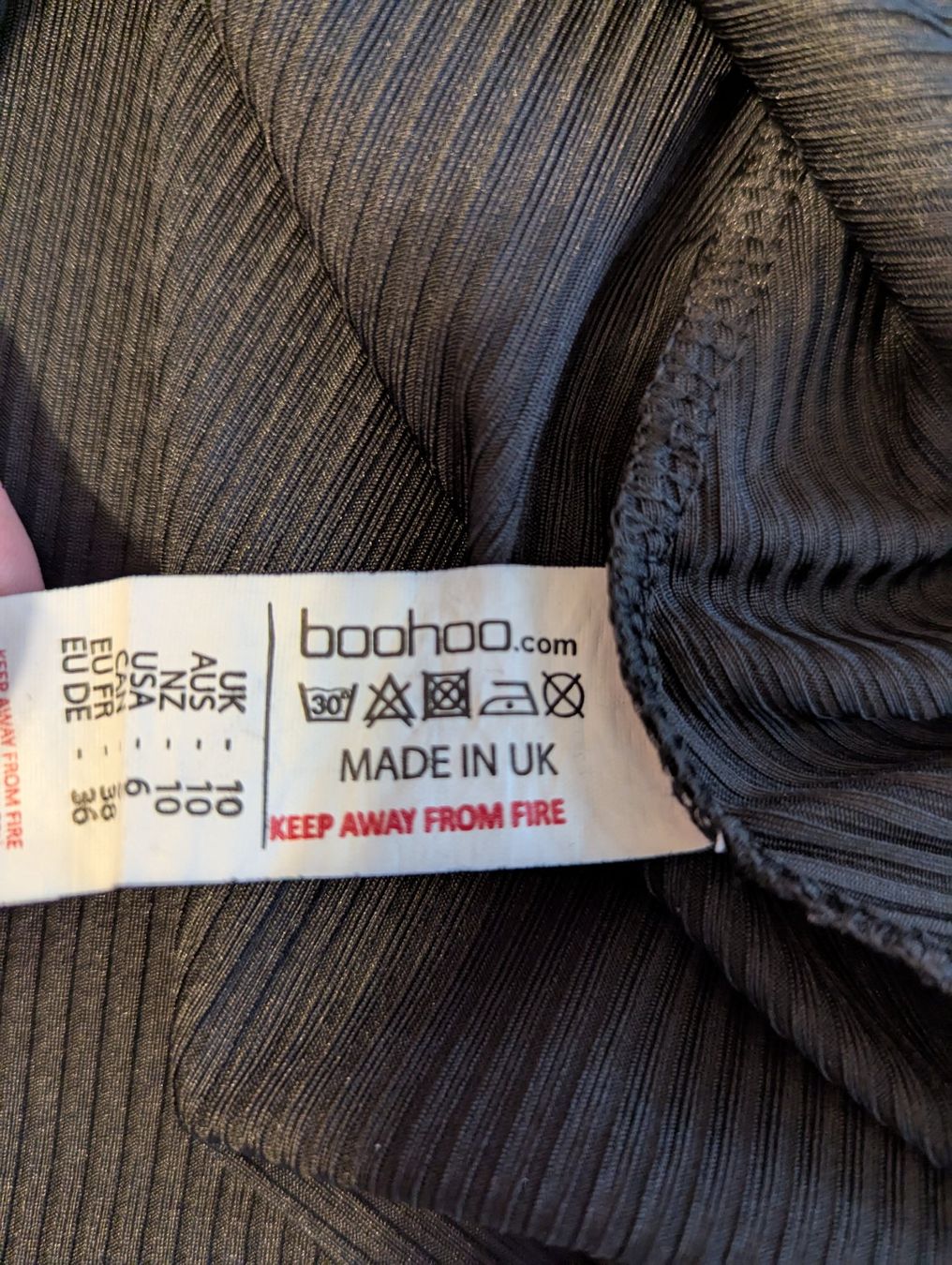 Boohoo Kleider: Elegantes Kleid mit Spitzenärmeln Gr. 36, schwarz – Gebraucht aus Goldingen von YouAreMySunshine 3