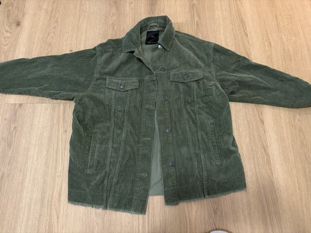 Zara Cordjacke olivgrün Grösse S in gutem Zustand