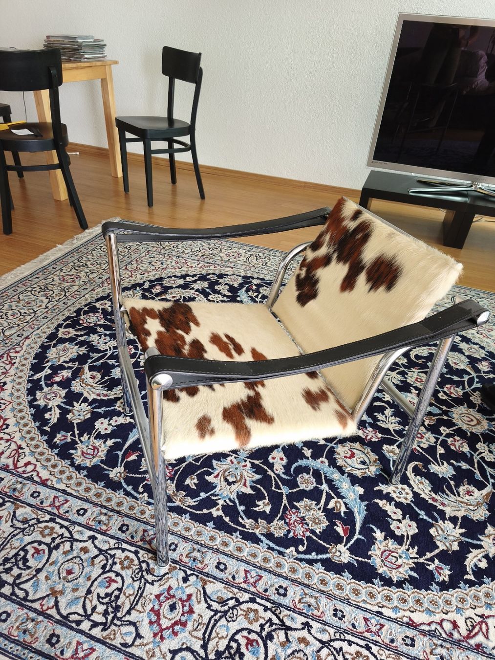 Le Corbusier Sessel: Le Corbusier LC1 Sessel – Gebraucht aus Luzern von WonderfulBasil 1