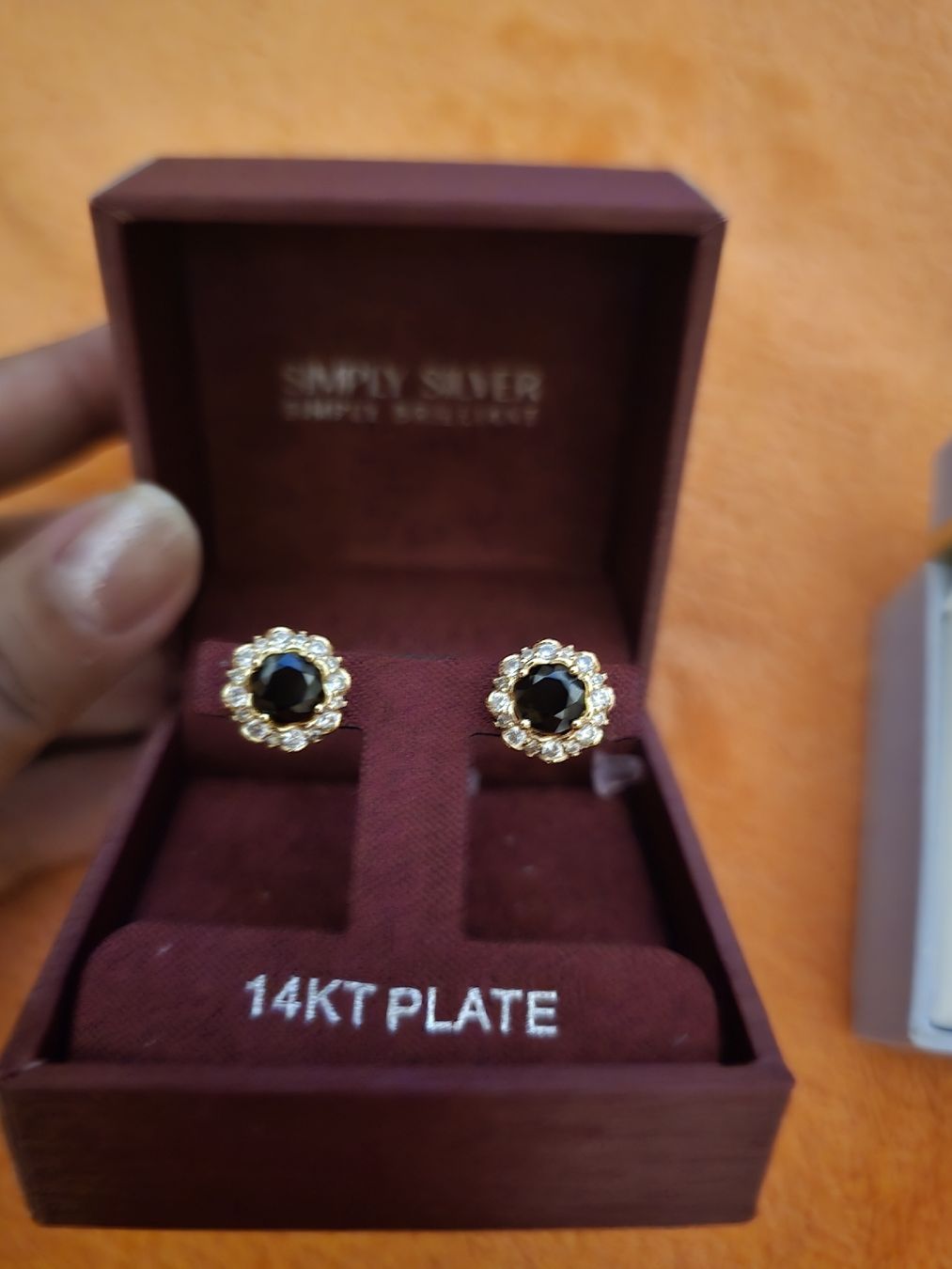 Orecchini pendenti & Orecchini a lobo: earing – Usato da Landquart venduto da Pinay_ako