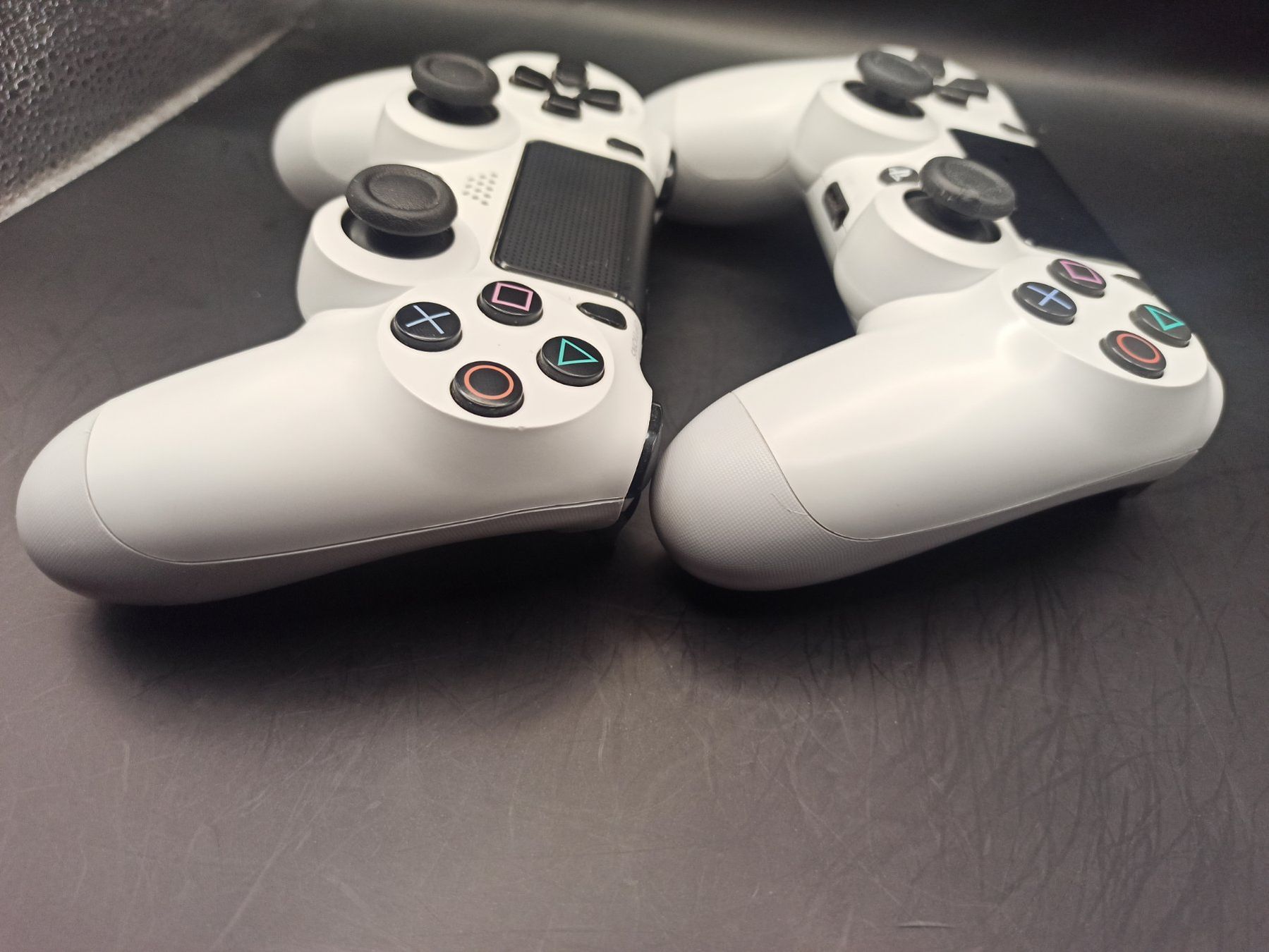 Controller: 2 x Original Controller Sony PS4 Wireless DualShock 4 WEISS – Gebraucht aus Oberweningen von mar_87mx 2