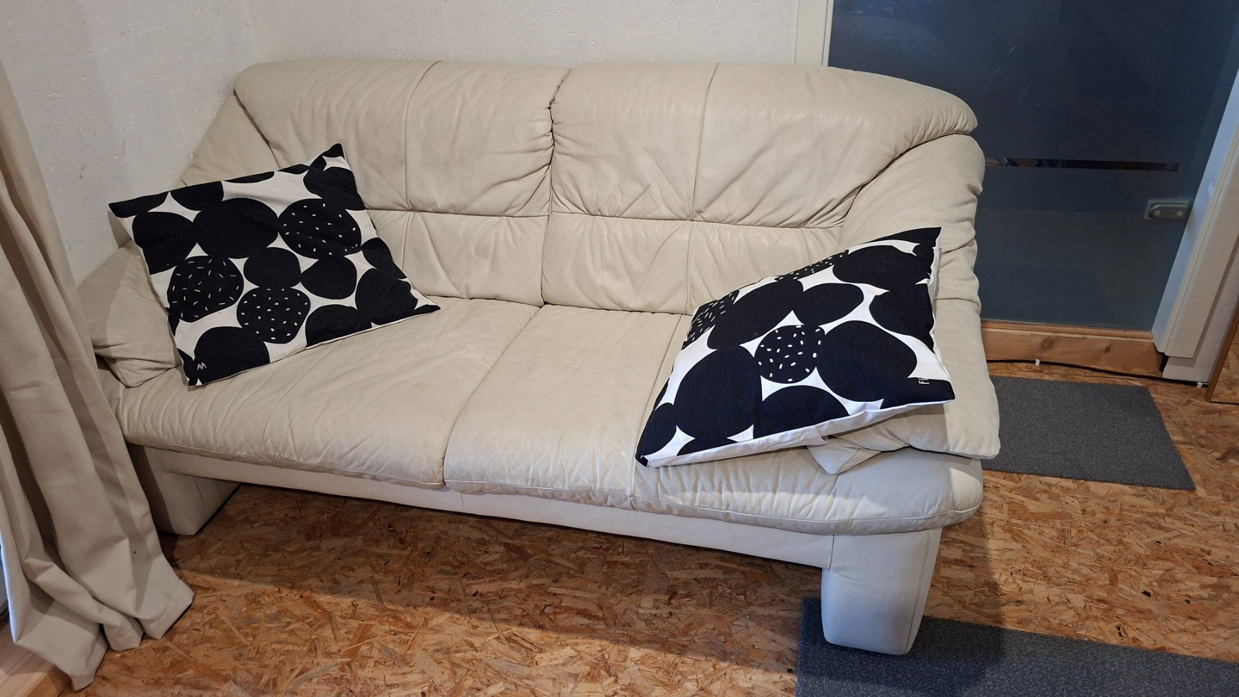 Sofas: Ledersofa weiss – D'occasion à Pieterlen par baerenstark50 1