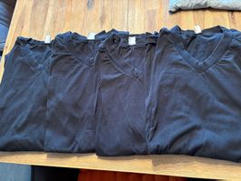 4 T-Shirts schwarz V-Ausschnitt