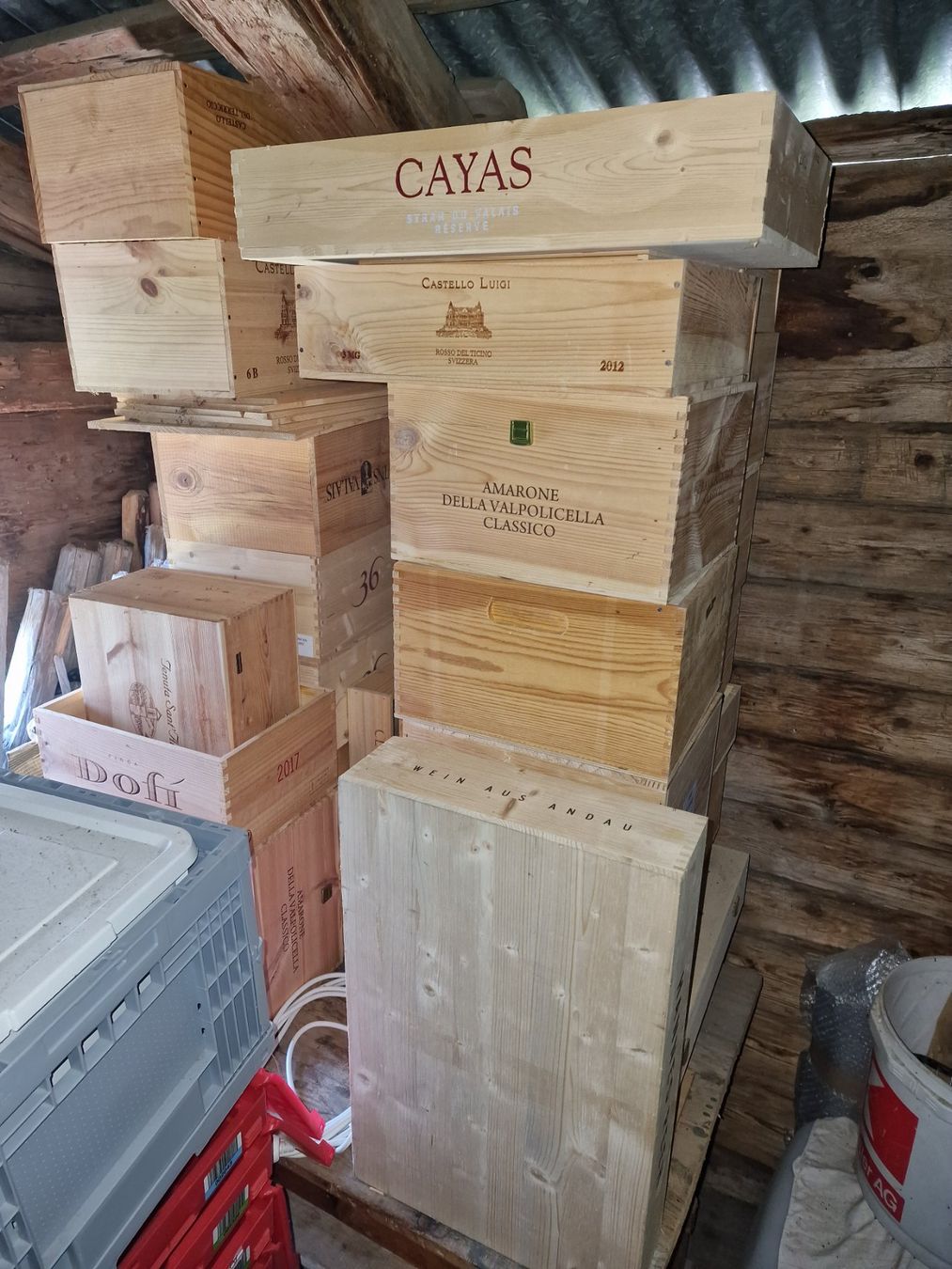 Sonstiges: Weinkisten – Gebraucht aus Flüelen von novena 3