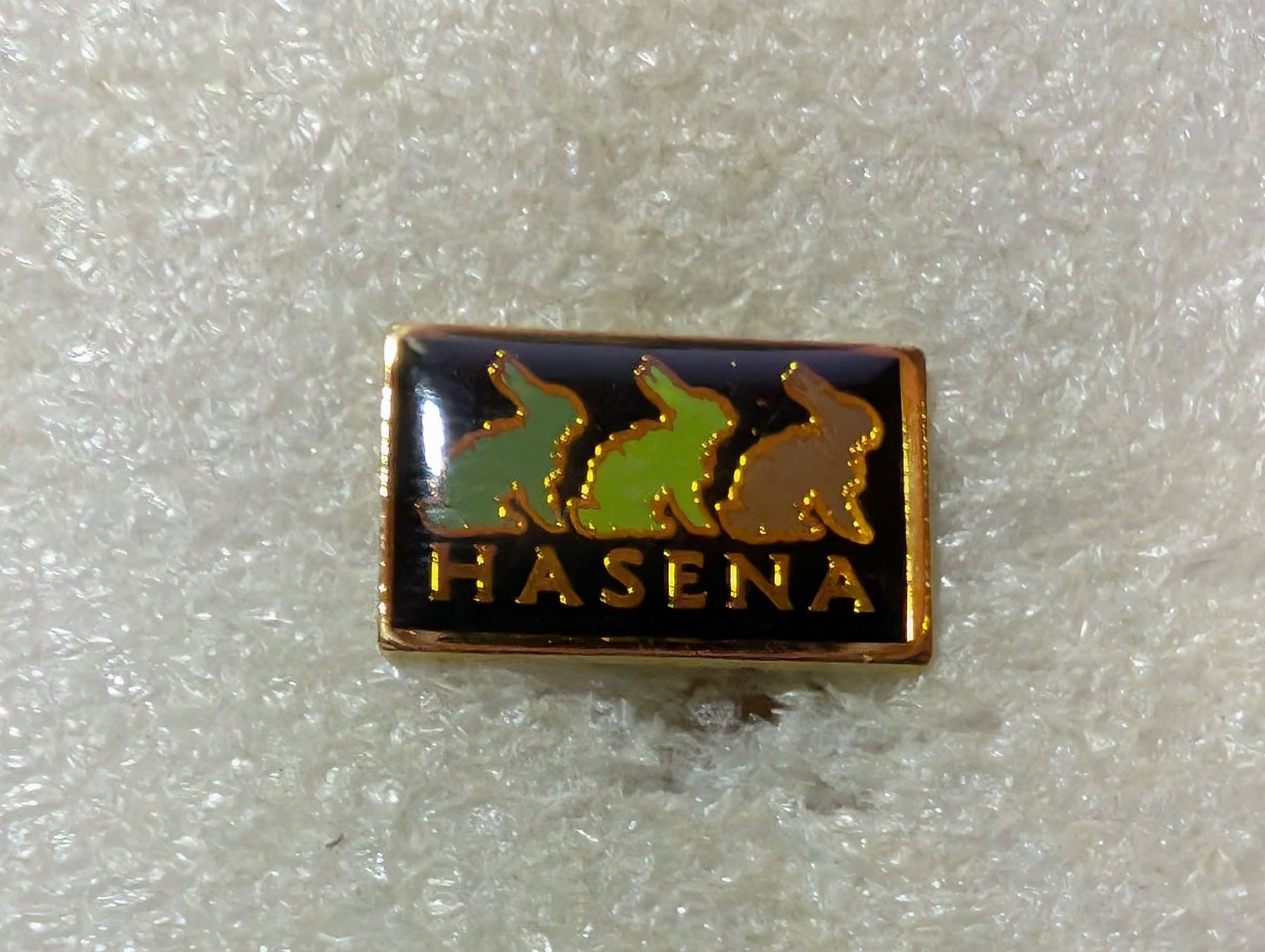 Placchette & Badge: Ansteckpin 178: Hasena – Usato da Oppligen venduto da Pin-Fall-Shop