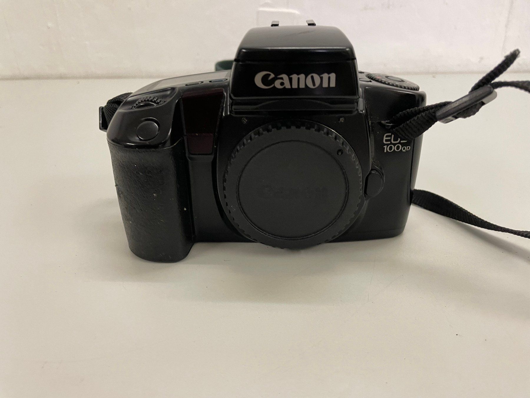 Canon Fotocamera: canon EOS 100 QD – Usato da La Croix (Lutry) venduto da netrajet