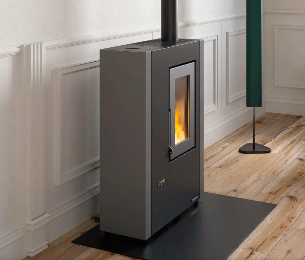 Schwedenöfen: Poêle à granulés étroit ventilé Luisella Maxi Extraflame – Neu und originalverpackt aus Lausanne von UniDecoCasa 2