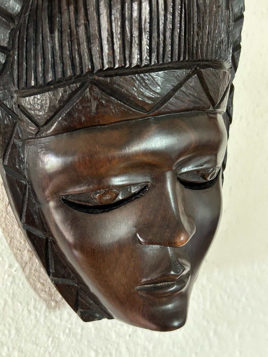Internationale Kunst: Afrikanische Wandmaske aus Ebenholz – Neu (gemäss Beschreibung) aus Rocourt von Vij_mz6g 2
