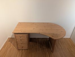 Hochwertiger Eckschreibtisch aus Massivholz – ausziehbar