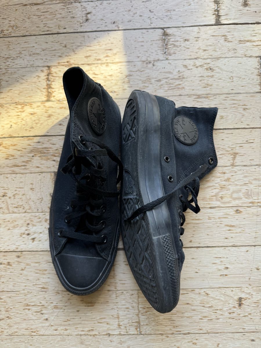 Converse Herrenschuhe: Converse Chuck Taylor All Star Grösse 42.5 – Gebraucht aus Bern von and_9b9q