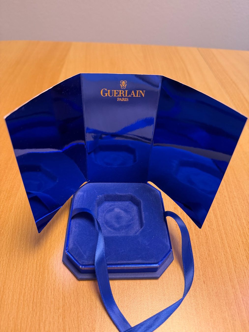 Guerlain Profumi & Eau de Toilette: Vintage Guerlain GUET-APENS Eau de Parfum 1999 – Nuovo e nell'imballaggio originale da Zürich venduto da Gemi 6