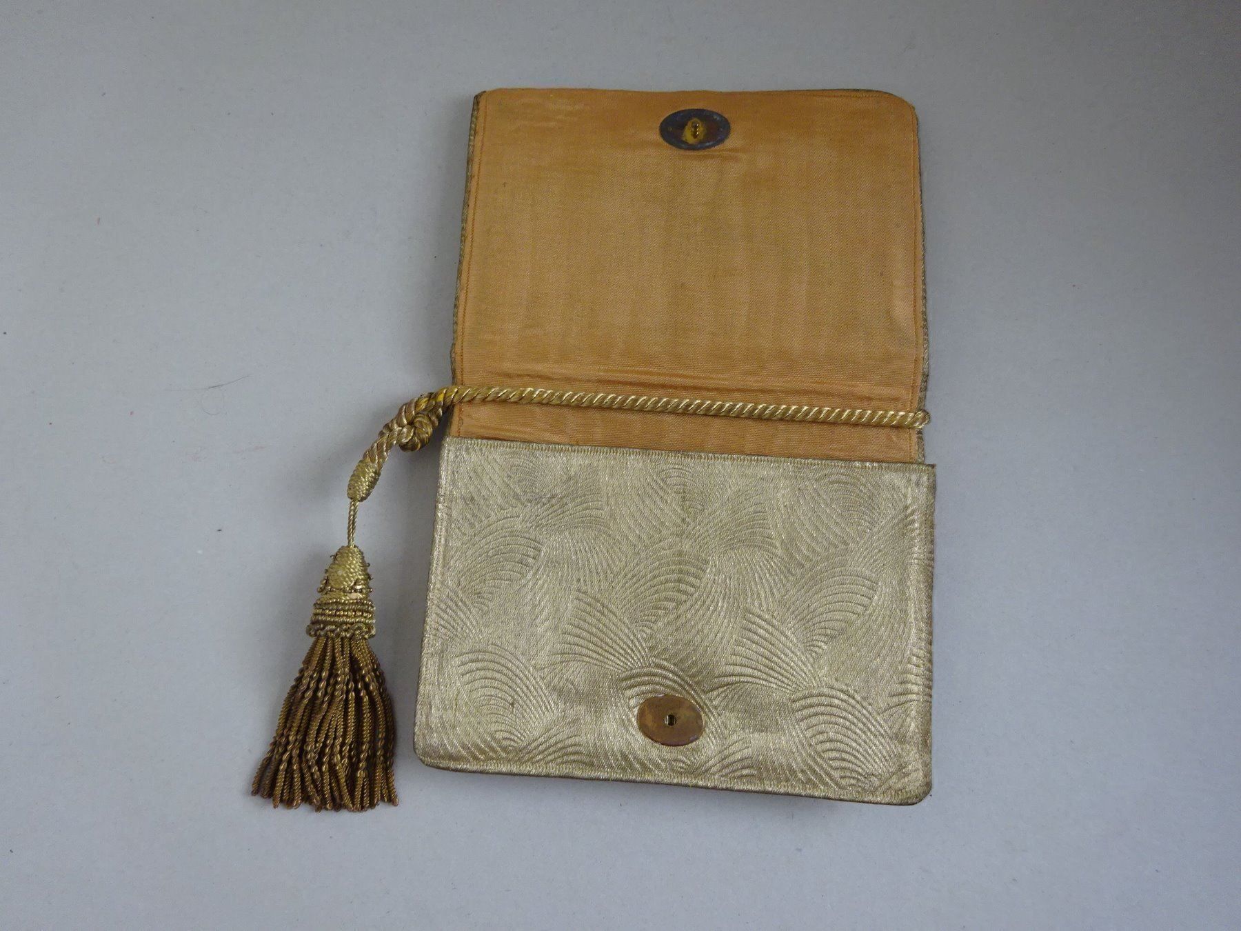 Borse da donna: Antiker Clutch mit Amethysten – Usato da Esslingen venduto da eintagammeer 3