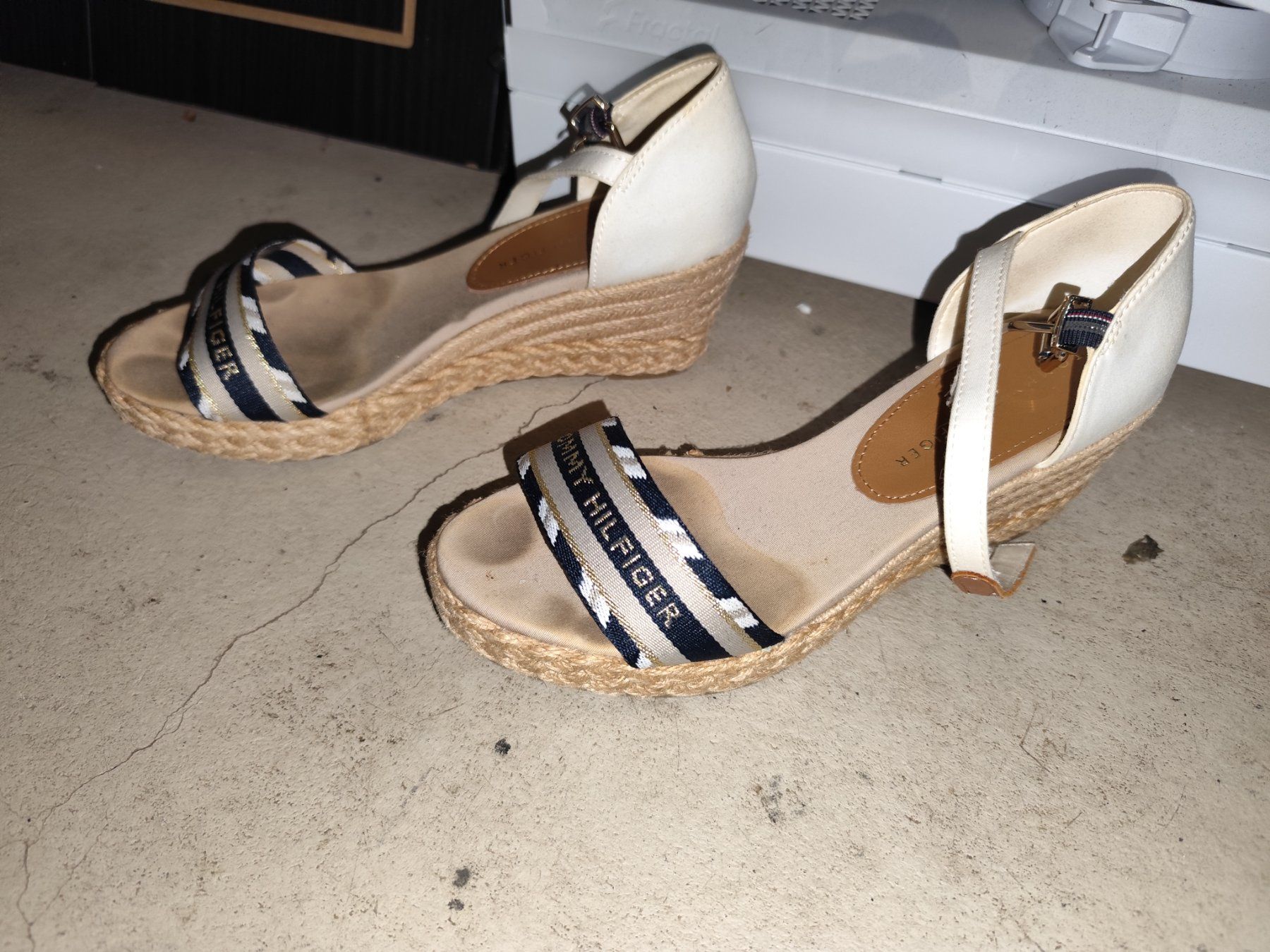 Tommy Hilfiger Scarpe da donna: Tommy Hilfiger High Heel Sandalette Gr38 – Usato da Oetwil an der Limmat venduto da Fernando-bras 1