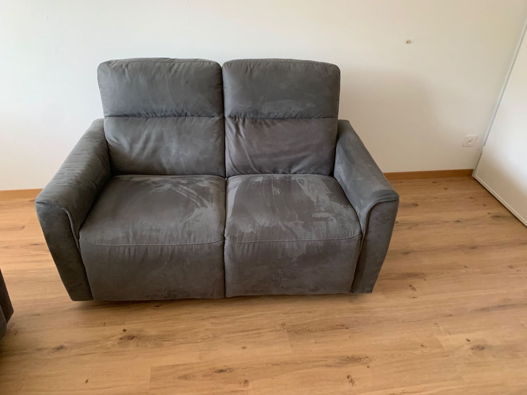 Poltrone: 2 Doppel-Fernsehsessel verstellbar – Usato da Roggwil BE venduto da Stampdealer3 2