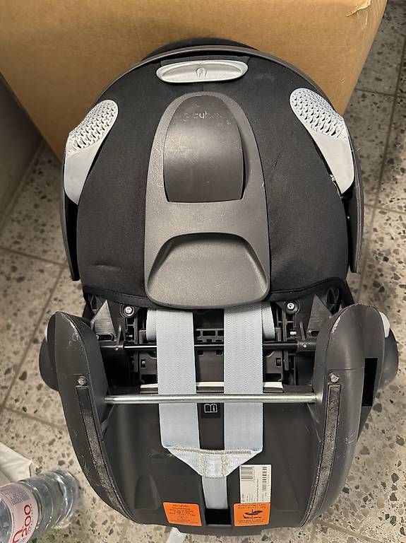 Sièges auto: Cybex Cloud T i-Size – D'occasion à Uster par cynale 3