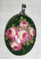 Anhänger Porzellan mit Blumendekor Trachtenschmuck Vintage