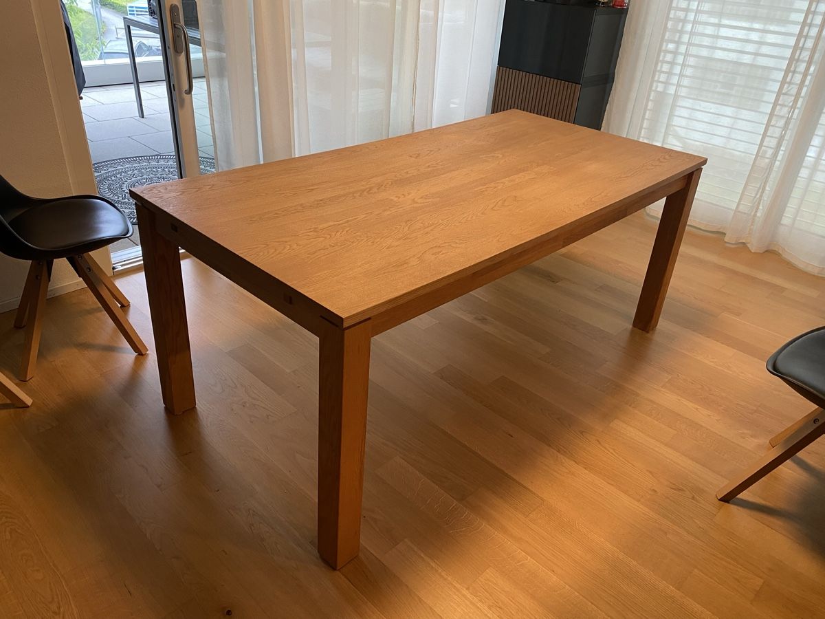 Tables: Esstisch aus Eiche massiv mit 6 Stühlen – D'occasion à Kloten par Sa_pal98 1