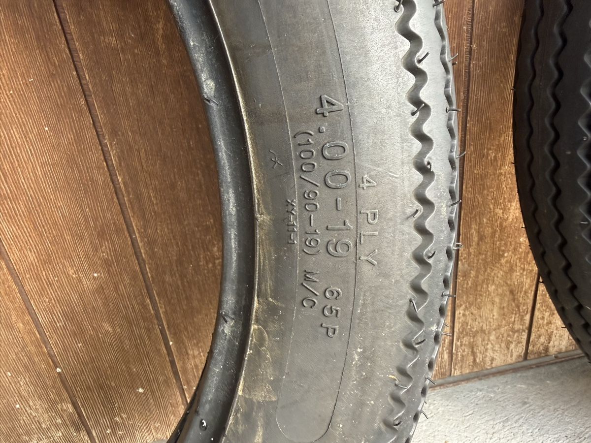 Tutti i ricambio per moto: Pneus moto oldtimer – Usato da Lausanne venduto da Fil1986 1