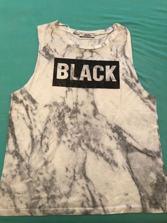 T-SHIRT SANS MANCHES *PULL&BEAR*