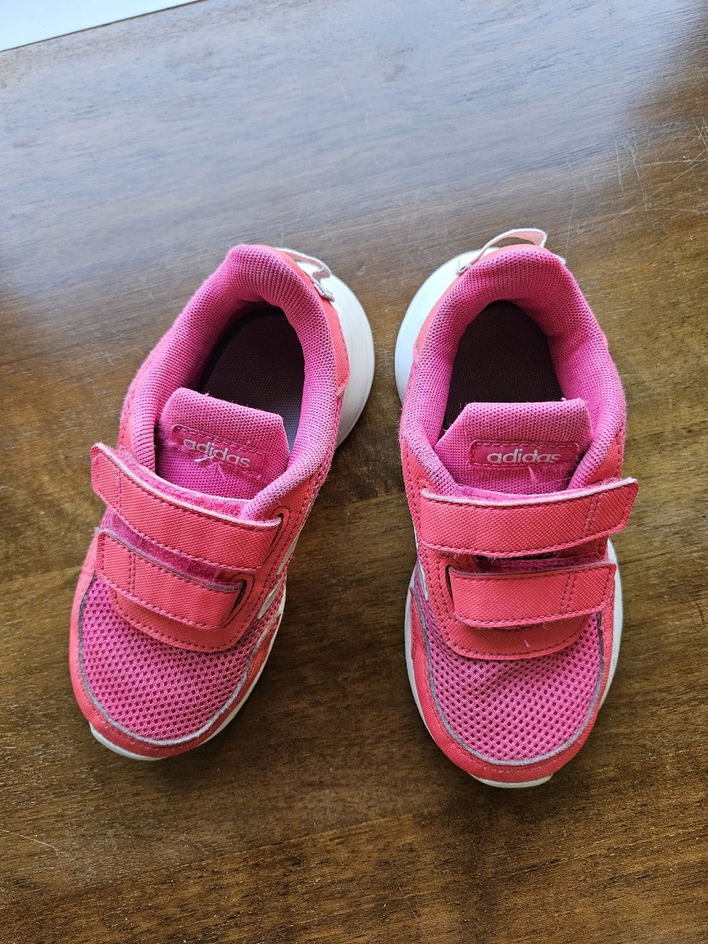 Adidas Chaussures filles: Adidas Gr. 27 – D'occasion à Regensdorf par c_est_la_vivie