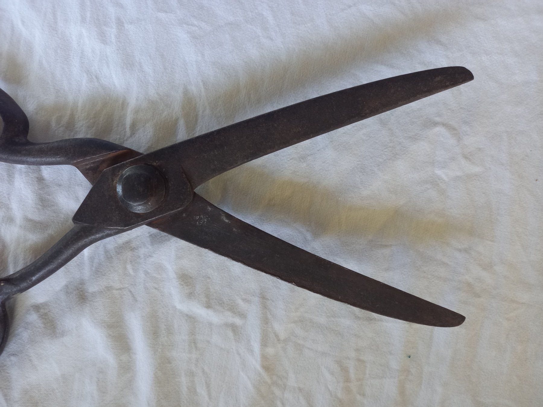Tutti gli attrezzi: Ciseau de tailleur ancien en métal – Usato da Rossens FR venduto da Souris1 7