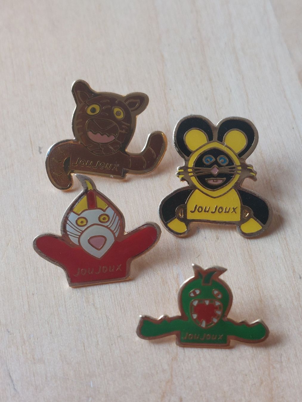 Placchette & Badge: JOU JOUX - PIN – Usato da Gipf - Oberfrick venduto da Esnoopy