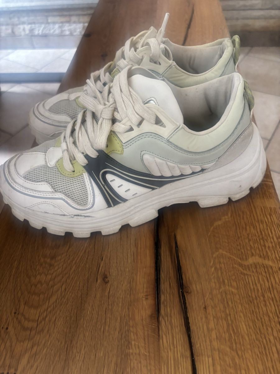 Zara Scarpe da uomo: Sneaker gr.40 von Zara – Usato da Zug venduto da Biki72