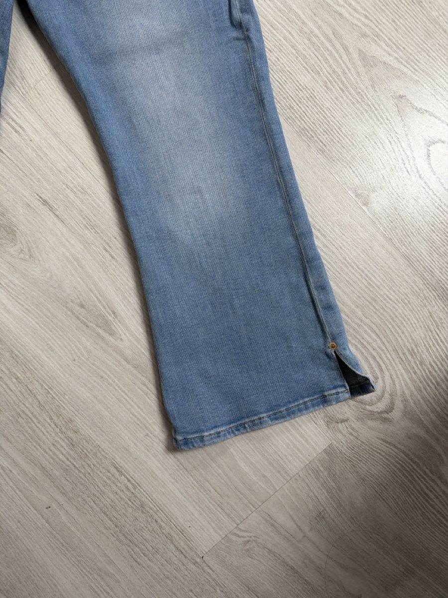 Jeans: Frame Crop Mini Boot Jeans – Usato da Wiesendangen venduto da Jafani 1