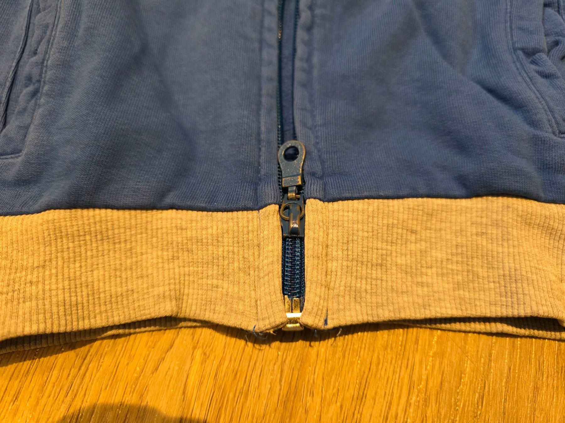 Pullover & Sweatshirts: 3 Jungen Pullover in Grösse 92 / 98 – Gebraucht aus Meiringen von tma_2 9