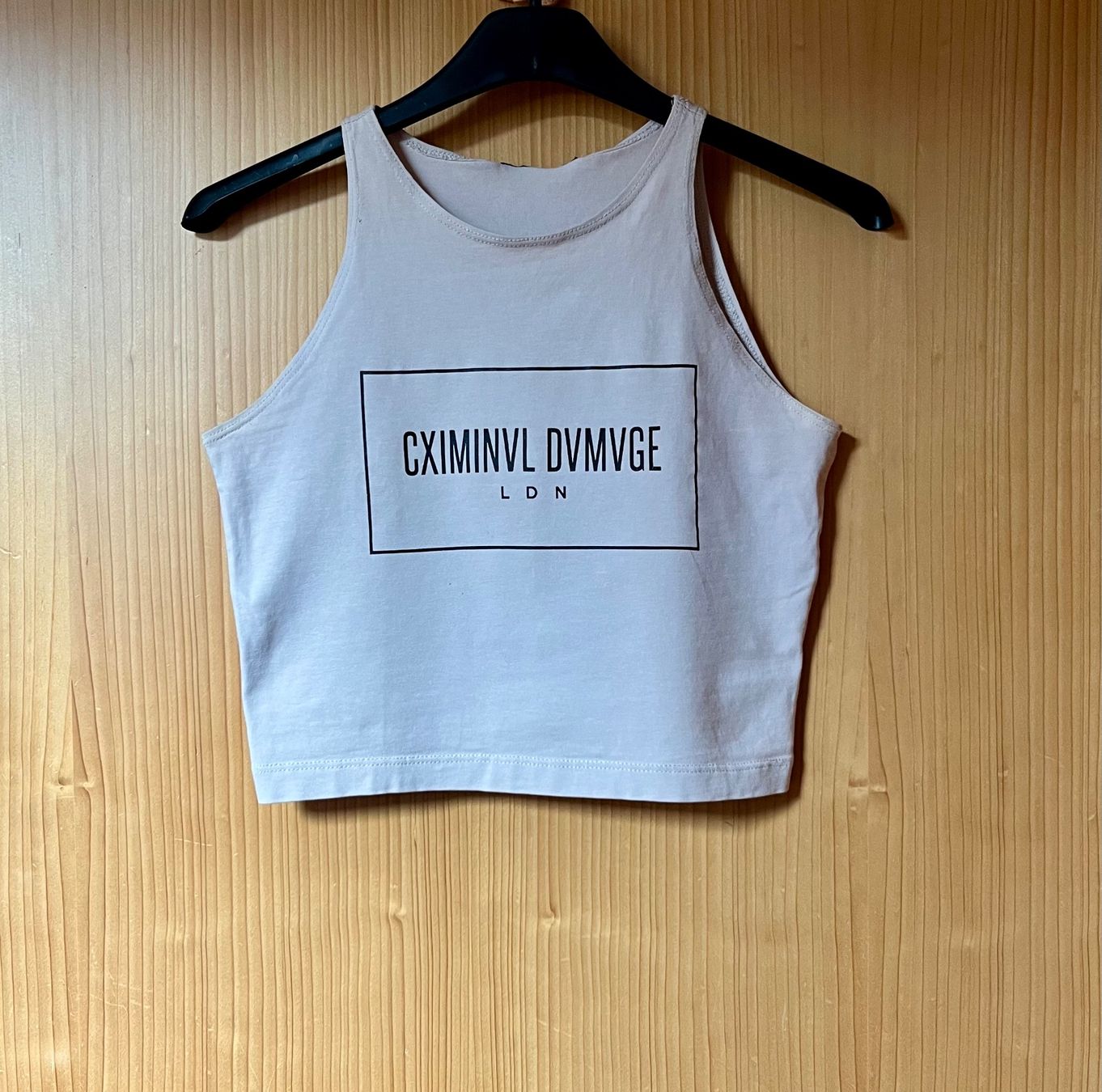 Top: Mignon crop top couleur crème – Usato da Ardon venduto da chl_j2df