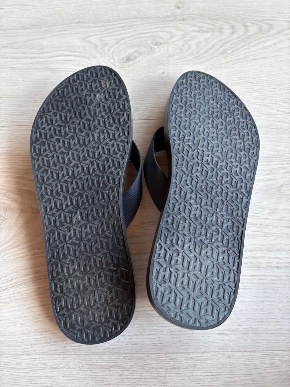 Tommy Hilfiger Scarpe da donna: Flip Flop Tommy Hilfiger, Gr. 41 – Usato da Mühleberg venduto da cupra80 2
