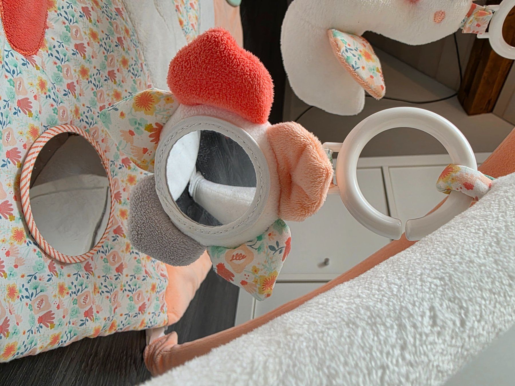 Tappeto da gioco: Krabbeldecke mit Spielbogen von Fehn – Usato da Gümligen venduto da Penelopee 2