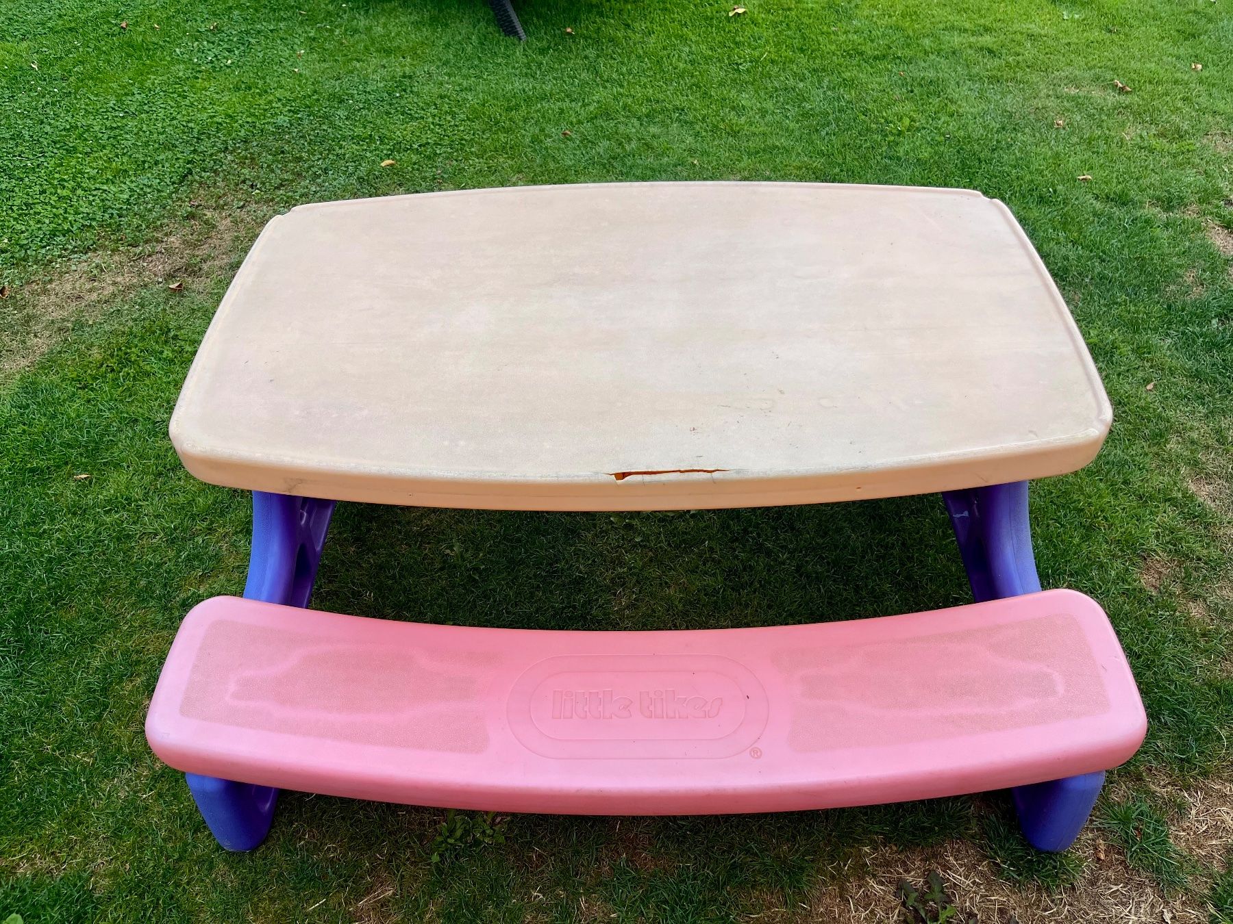 Set de table et chaises: Kindertisch mit Sitzbank – Défectueux à Volketswil par 5_Sterne 2