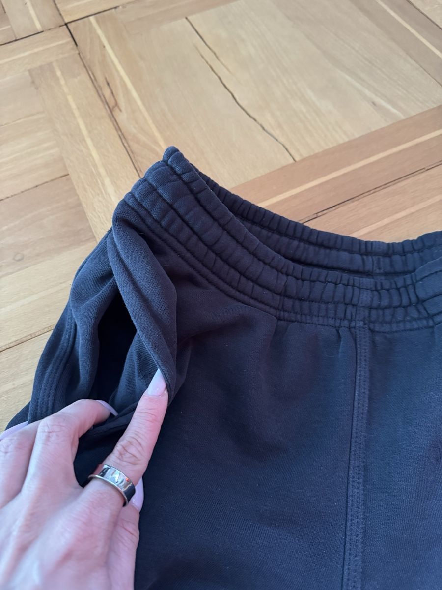 Nike Pantaloni: Nike Jogginghose Trainerhose Schwarz, Grösse S – Usato da Wittenbach venduto da Apicel 2