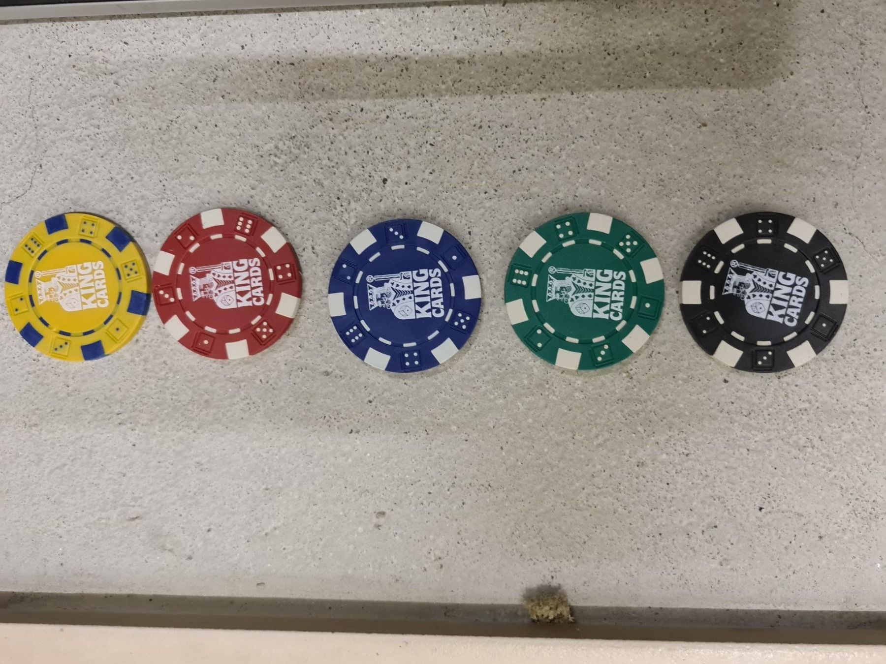 Giochi: Pokerkoffer mit Zusatzchips Schnäppchen – Nuovo (secondo la descrizione) da Rheinfelden venduto da Saunamanfan 3