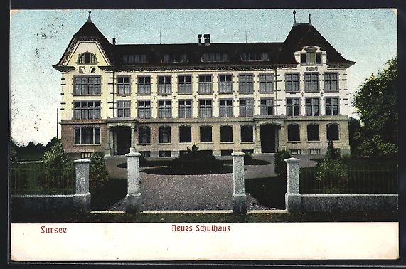 Cartoline postali: AK Sursee, Neues Schulhaus, Eingang – Usato da Berlin venduto da bartko-reher