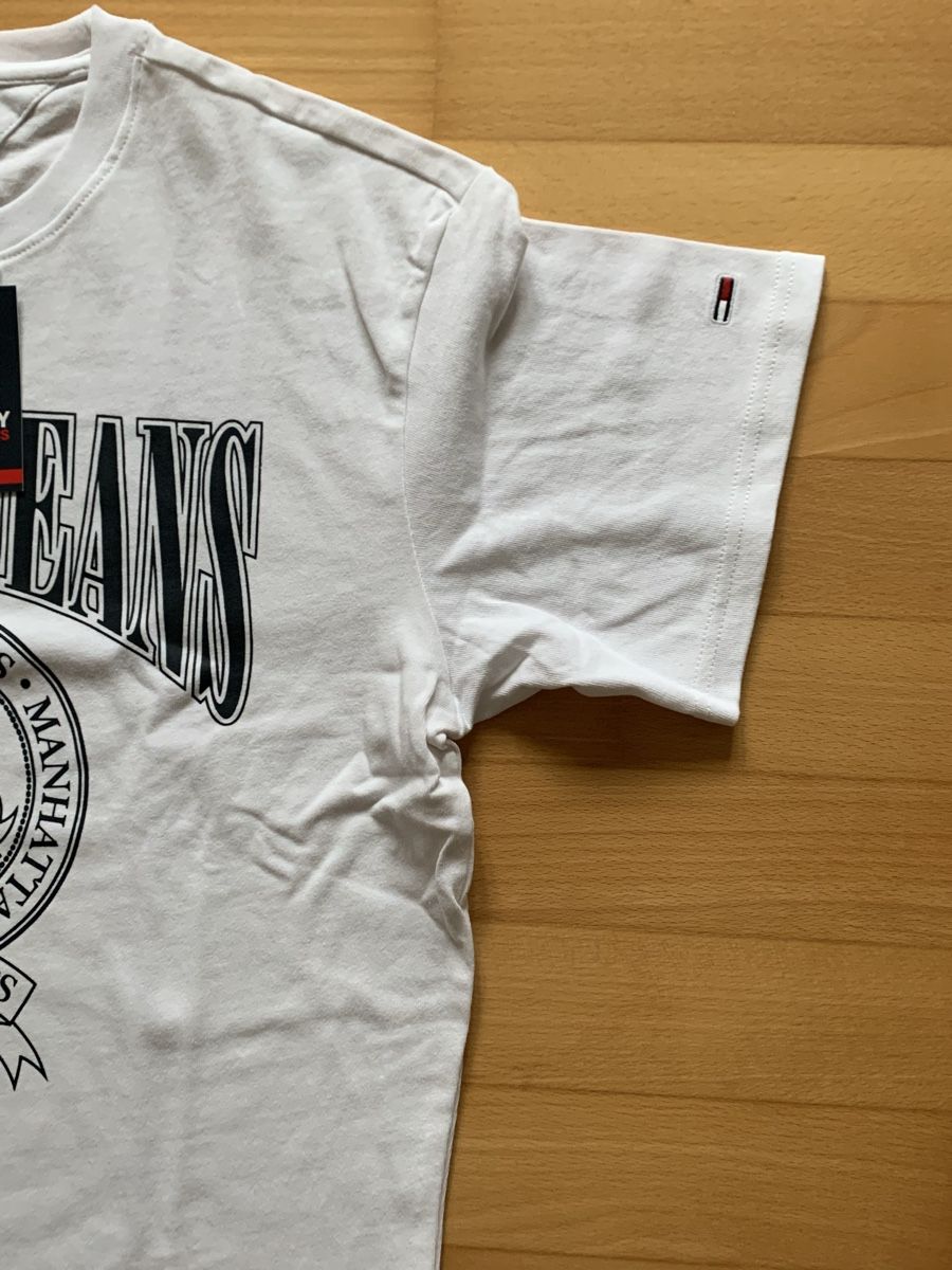 Tommy Hilfiger T-shirt: T-Shirt Varsity Relaxed - Weiss Grösse M – Nuovo e nell'imballaggio originale da Erlenbach ZH venduto da Ritschly 2