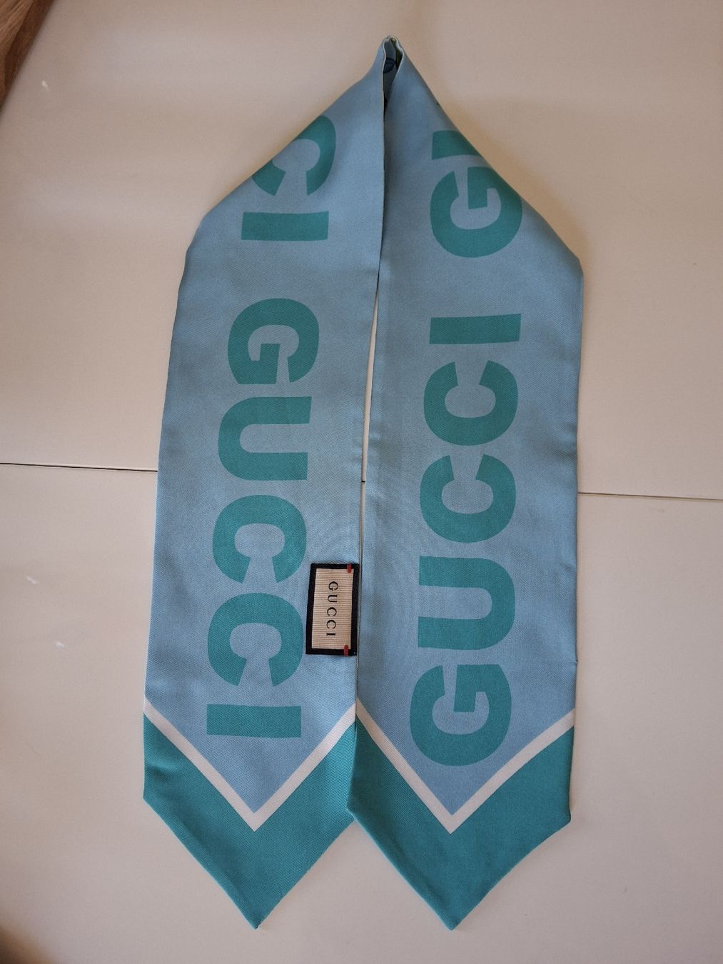 Gucci Foulard & Sciarpe: Foulard Gucci floral – Usato da Lausanne venduto da Cognitia 1