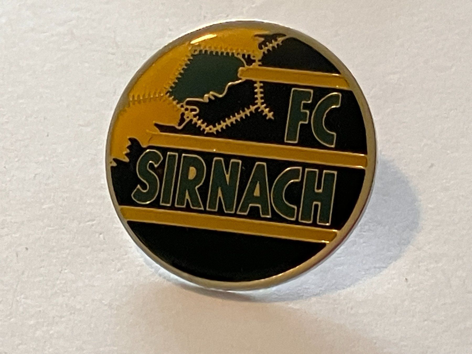 Plaketten & Abzeichen: 1 Pin FC Sirnach – Gebraucht aus Basel von djwwpp