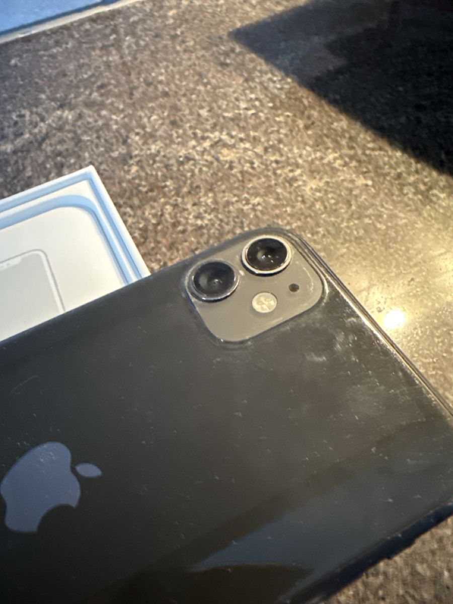 Apple Telefoni cellulari / Smartphones: Apple iPhone 11 schwarz 128GB – Usato da Winterthur venduto da Fa_bio 3